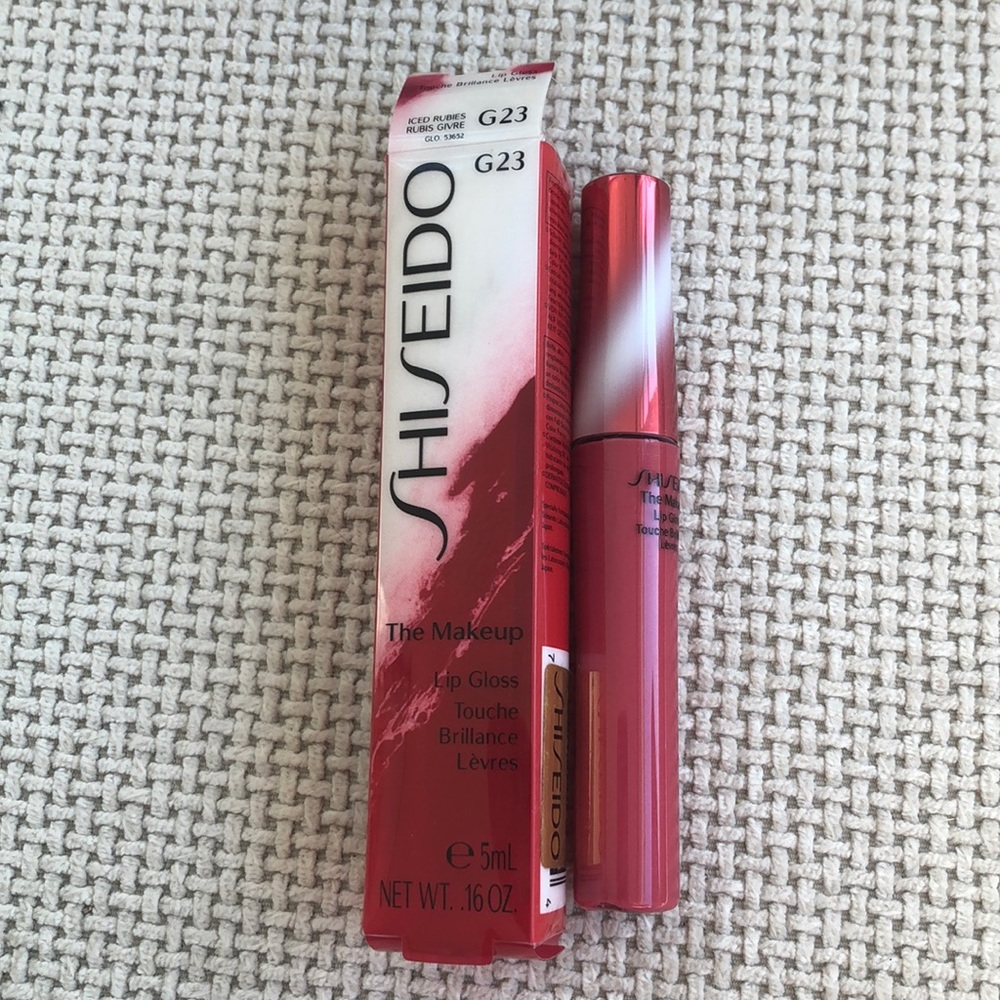 SHISEIDO lip gloss NWB